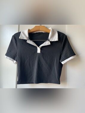 SHEIN Black Ribbed Polo Crop Top with White Collar Trim